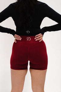 CHERRY 5' scrunch shorts